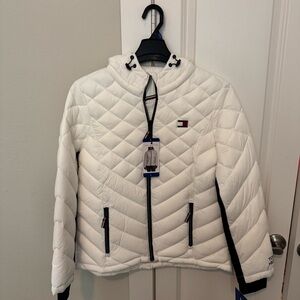 Tommy Hilfiger Women’s White Puffer Jacket